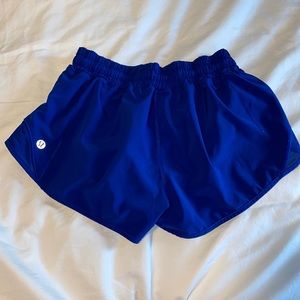 Lululemon Low-Rise Hotty Hot Shorts 2.5 Blue Size: 4